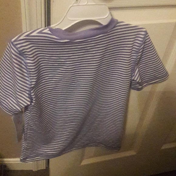 Girl's Cat & Jack brand short sleeve top with sequin cherries. NWT - Picture 4 of 5